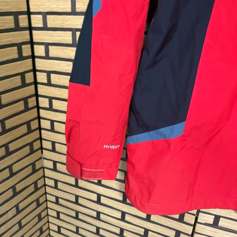 The North Face Red Hyvent‎ Jacket Boys Size XL (18/20)